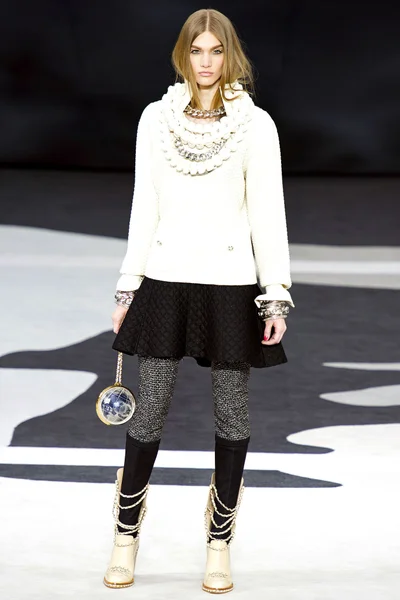 Look 49